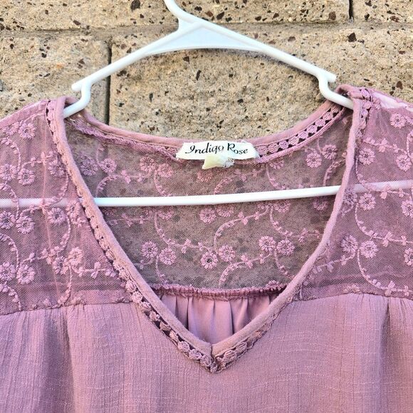 Elegant Pink Lace-Trimmed Women's Top - Picture 6 of 16